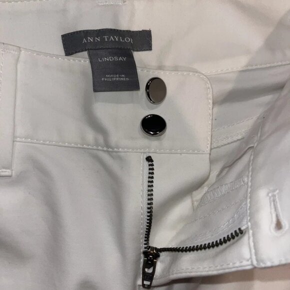 NWOT Ann Taylor Straight Cut Flare Leg Mid Rise White 'Lindsay' Pant - Size 6 - Picture 5 of 6
